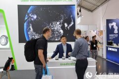 中国智制闪烁国际机械人展